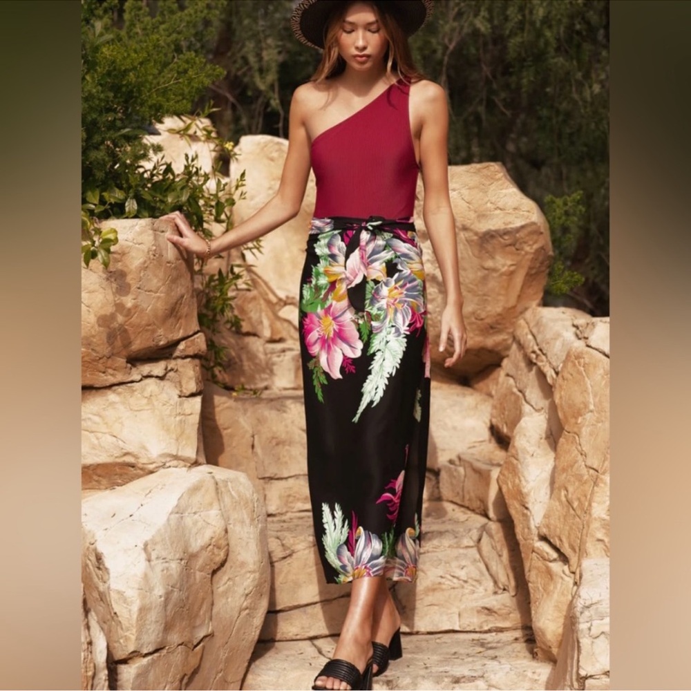 WALTER BAKER Floral Black Maxi Skirt